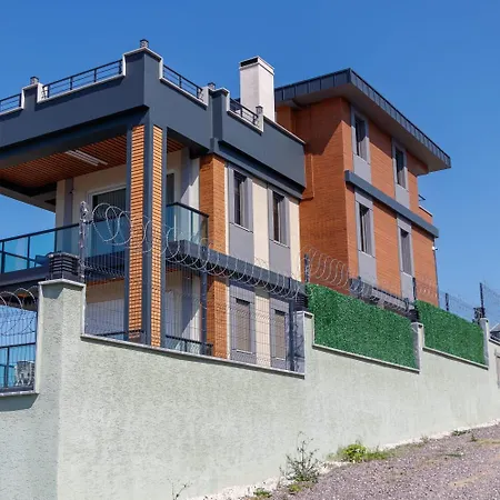 Comfort 4 Bedroom Yalova View